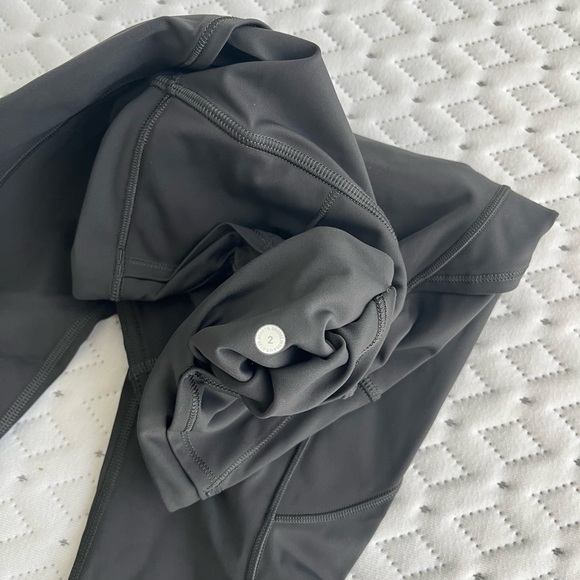 Grey Lululemon Fast and Free with Pockets 25” Size 2 - Picture 3 of 6
